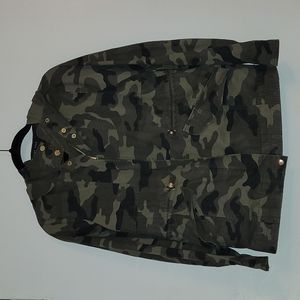 Love Tree Camo Jacket Small